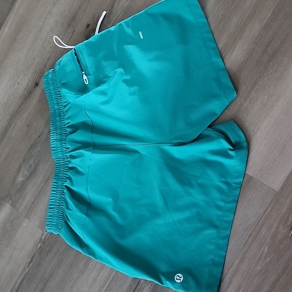 Lululemon Pool Short 5” MLGR Maldives Green Size Medium - Picture 3 of 7